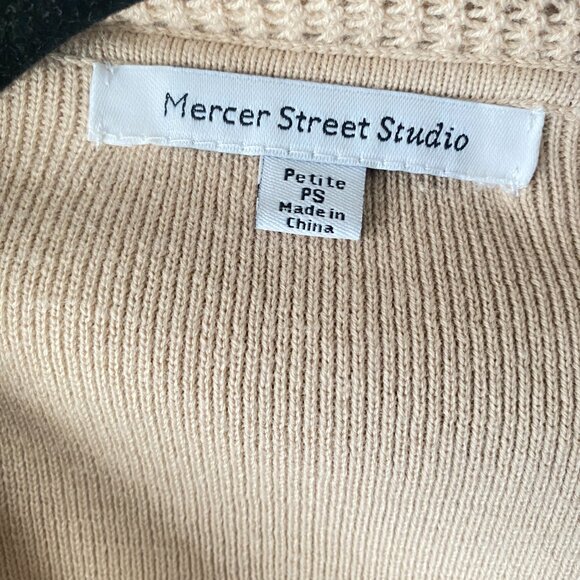 Mercer Street Studio | Beige Keyhole Neckline Sweater - Picture 4 of 5